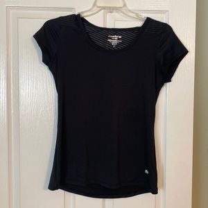 Women’s workout top